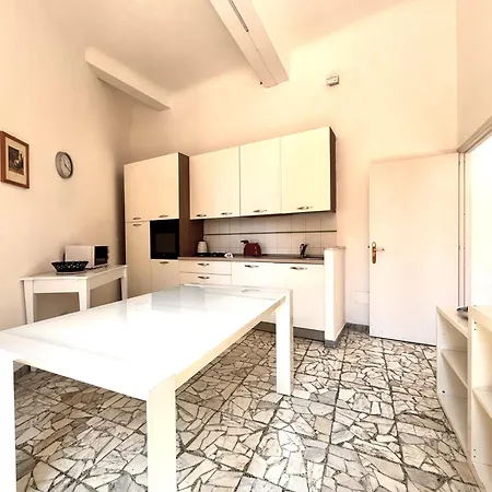 Abbadia Panoramic Terrace * Siena